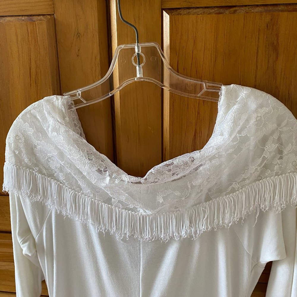 LADIES WHITE DRESS - Picture 4 of 7